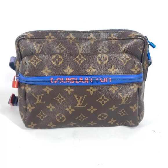 LOUIS VUITTON Monogram MessengerPM Crossbody Shoulder Bag - Picture 1 of 14